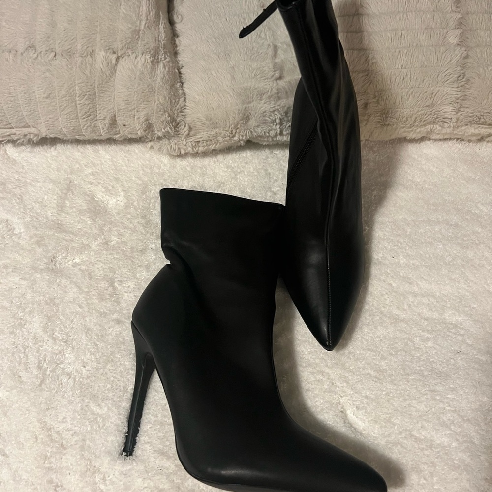 Fashion Nova Black Ankle Boot